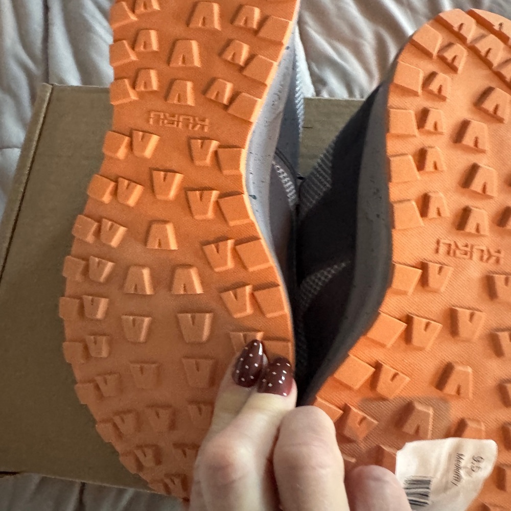 KURU Atom Trail Womens Sneakers, New in Box- Size 9.5. “ Reserved-Pending Sale” - Picture 4 of 4